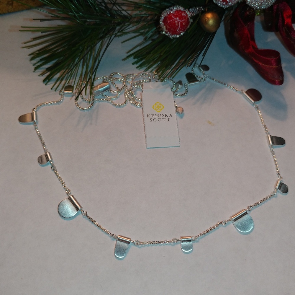 NWT Kendra Scott Olive Adjustable Necklace